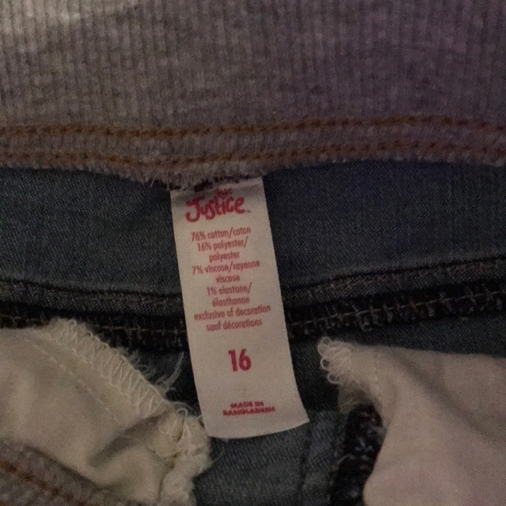 Shorts - Picture 3 of 3